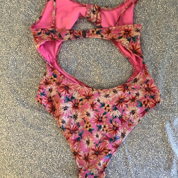 Zara swimsuit one piece - Picture 3 of 3